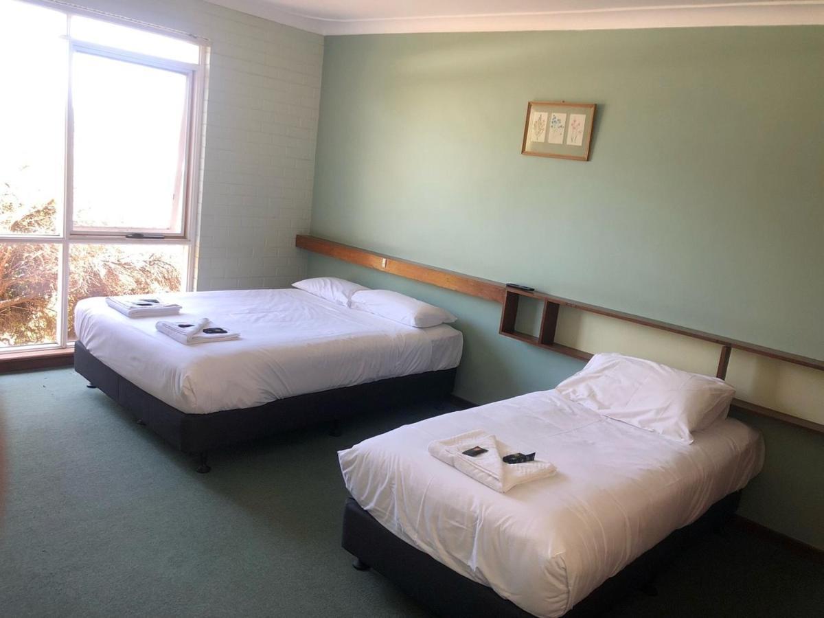 Walpole Hotel Motel Esterno foto